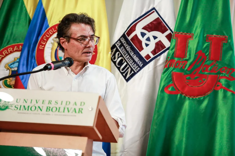 No aumentar el precio de las matrículas por encima del IPC , le pidió el ministro de Educación Alejandro Gaviria a las universidades