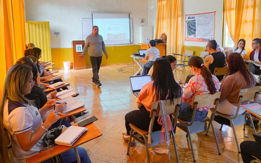 Docentes de la Escuela Normal participaron en jornada de capacitación pedagógica