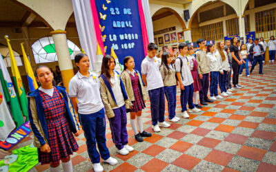 Celebramos el Día del Idioma y otras fechas especiales en la izada de bandera liderada por el Núcleo de Humanidades