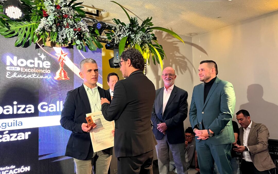 Escuela Normal Superior Sagrado Corazón celebra distinciones en la Noche de la Excelencia Educativa 2025